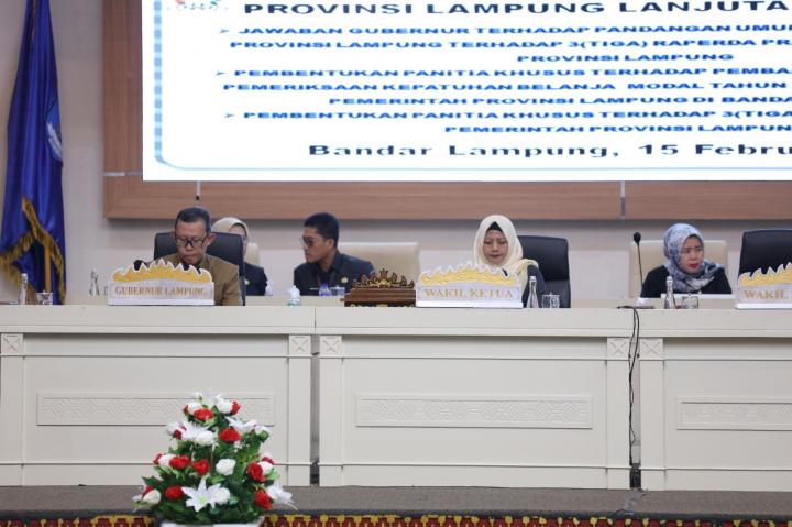 Sekdaprov Fahrizal Darminto Sampaikan Jawaban Gubernur atas Pemandangan Umun Fraksi dalam Sidang Paripurna DPRD Lampung