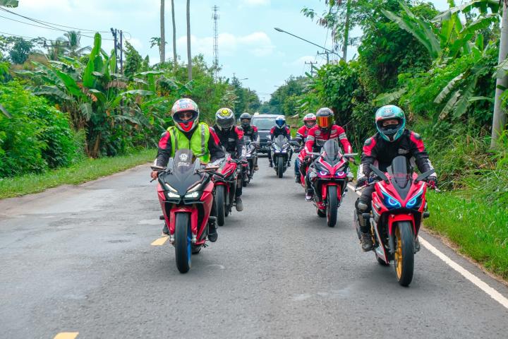 Berkendara Aman dan Selamat di Jalan Penting Jaga Konsentrasi 