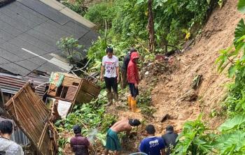 Longsor di Kelurahan Panjang, Satu Orang Luka Ringan