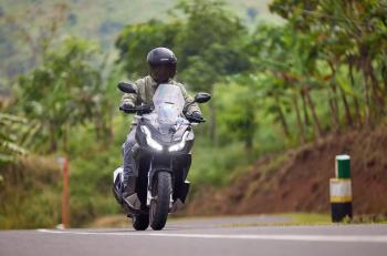 Safety Riding : Cara Aman Rem Di Tanjakan 