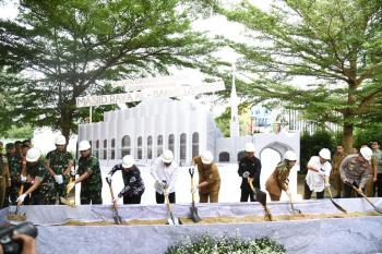 Ketua DPRD Lampung Hadiri Peletakkan Batu Pertama (Groundbreaking) Pembangunan Masjid Raya Al-Bakrie Lampung