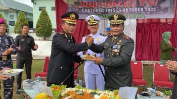 Hari Ulang Tahun TNI Ke- 77, Polres Lampung Utara Berikan Kejutan