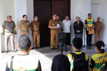 Sekdaprov Fahrizal Lepas Kontingen Kormi Lampung Ikuti Festival Olahraga Rekreasi Nasional VII di Jawa Barat