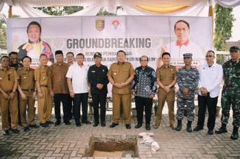 Gubernur Arinal Djunaidi bersama Staf Ahli Kemenpora Lakukan Peletakan Batu Pertama Pembangunan GOR Saburai di PKOR Way Halim