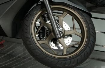 Jangan Biarkan Velg Motor Penyok 