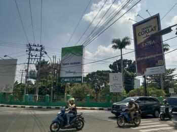 Reklame Diduga Melanggar Aturan di Jl. Worter Mongonsidi, Disperkim Kota: Akan Kita Surati