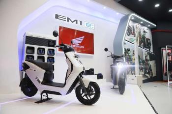 Motor Listrik Jarak Jauh, Honda EM1 e: Solusi Perjalanan Efisien 