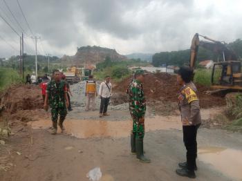 Akses di Jalan Teuku Cik Ditiro Sumber Agung Kemiling Terhambat Sementara