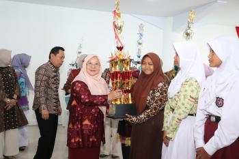 Peringati Hari Kunjungan Hari Perpustakaan Ke 29, Pemprov Lampung Luncurkan Gerakan " Gajah Kompak " dan Tugu Baca  