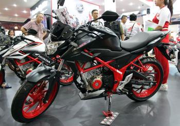 Kelebihan Moto Sport Murah Honda CB150R Dibanding Yang Lain 