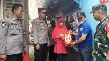 Jumat Berkah, Polsek Telukbetung Utara Laksanakan Baksos dan Bagikan Sembako 