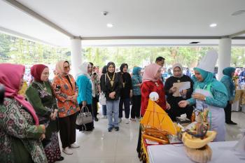 Kontingen TP PKK Mesuji Lampung Raih Juara Ketiga Pada Gelaran Peringatan Hari Kesatuan Gerak PKK Ke 52 