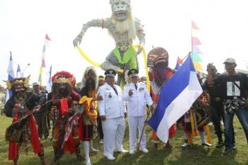 HUT ke-57 Desa Srigading,Bupati Lamtim Lepas Karnaval Budaya