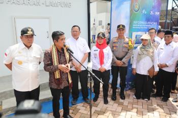 Gubernur Arinal Bersama Ketua Komisi IV DPR RI dan Dirjen Penguatan Daya Saing Produk Kelautan dan Perikanan Resmikan Kampung Nelayan Modern di Pulau Pasaran Bandar Lampung 