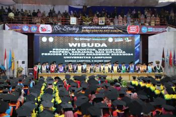 Unila Meriahkan Periode IV Tahun Akademik 2023/2024 dengan Wisuda 1.022 Mahasiswa