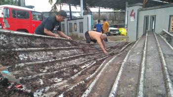 Hujan dan Angin, Kanopi dan Plang Minimarket Roboh 