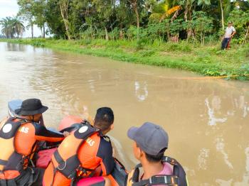 Tim SAR Gabungan Lakukan Pencarian Lansia Diduga Terjatuh di Irigasi Lingkungan 6 Bedeng 4 Trimurjo Lampung Tengah