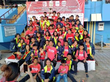 Rafflesia Swimming Club Juara Umum Kejuaraan Renang Walikota Cup I 2023 di Bandar Lampung