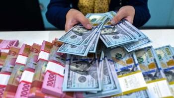 Ini kurs jual beli dolar AS di BCA dan BRI pada Senin 17 Januari 2022