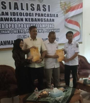 Anggota DPRD Lampung Sosialisasi Ideologi Pancasila di Metro