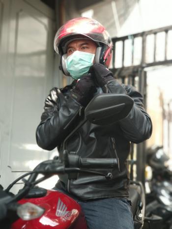 Jangan Masukan Jaket Ke Dalam Helm Berkeringat, Kalau Nekat Resikonya Tanggung Sendiri 