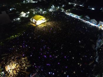 Puluhan Ribu Masyarakat Pringsewu Hadiri Acara Pringsewu Bersholawat Bersama Gus Miftah, Gus Hafidz Yang di Gelar Oleh Cagub Rahmat Mirzani Djausal 