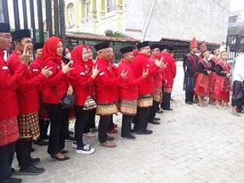 Mingurm Gumay Hadiri Prosesi Bacaleg di Kantor KPU Provinsi Lampung