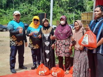 Bhakti Sosial Keluarga Besar Adhyaksa 689 di Pantai De Rajash Pesawaran 