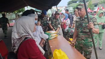 Menjelang Lebaran, TNI di Bandar Lampung Gelar Bazar Murah