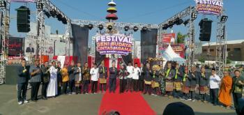 Walikota Bandar Lampung Bunda Eva Resmikan Festival  Karnaval  Kerukunan Umat Beragama Kota Bandar Lampung