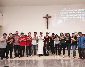 PDPKK St. Lusia Paroki Kristus Raja Katedral Tanjungkarang  Gelar Praise and Worship