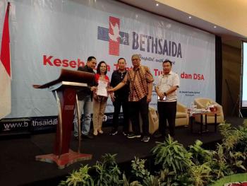 Seminar Kesehatan Bethsaida Hospital Kesehatan Jantung, Tulang, dan DSA di Hotel Emersia 