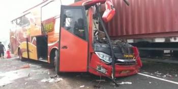 Polisi Buru Sopir Truk Kontainer yang Kabur Usai Tabrakan Maut di Kulonprogo