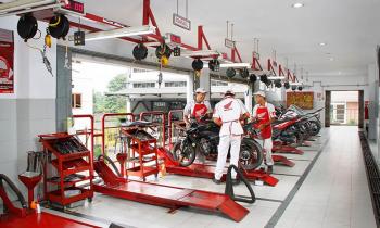 Catat! Ini Jadwal Service Ringan dan Berat Sepeda Motor Honda di Astra Motor Natar