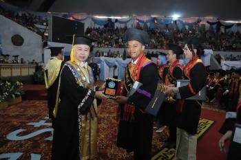 Dari Bidikmisi Menuju Kesuksesan: Kisah Inspiratif Heriyanto sebagai Wisudawan Terbaik 2