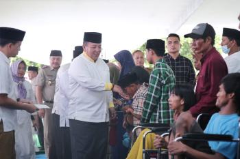 Gubernur Arinal Bersama Ribuan Masyarakat Hadiri Pengajian Akbar di Lapangan Adi Jaya, Terbanggi Besar, Lampung Tengah