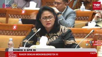 Menteri Nadiem Disemprot Anggota DPR Imbas Gaji Guru PPPK Belum Dibayar 