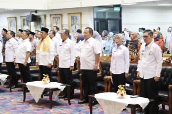 Gubernur Arinal Serahkan Tali Asih dan Santunan Kepada Anggota Korpri Yang Memasuki Masa Purnabakti dan Yang Meninggal Dunia 