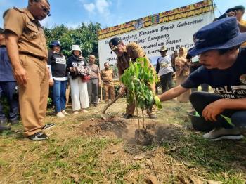 Gubernur Lampung Arinal Dorong Potensi Sentra Kelengkeng di Lampung Timur 