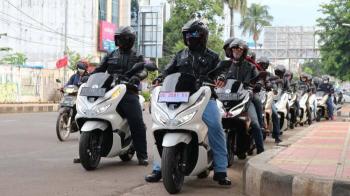 Ribuan Bikers Honda PCX Lakukan Convoy Merdeka di 28  Kota Besar 