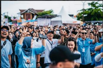 Puluhan Ribu Masyarakat Lampung Hadiri Konser Jono Joni,Ketua TKD Lampung Himbau Milenial Bisa Datang ke TPS 14 Februari Mendatang  