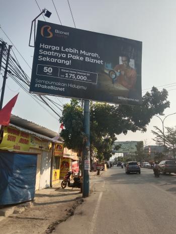 Membahayakan, Penempatan Reklame Cv MK Memakan Badan Jalan di Antasari Terabaikan