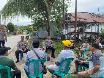 Wakapolres Lampung Barat Turun Langsung Dengarkan Curhat Masyarakat 