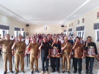 Ketua DPRD Provinsi Lampung Mingrum Gumay Berikan Bantuan Sumur Bor dan Bantuan Renovasi Gereja  