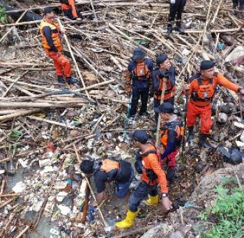 Pencarian Balita Hanyut di Saluran Air Griya Kencana Meluas, Sasar Hingga Aliran Tol KM 87