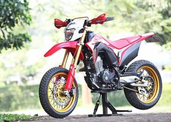 Honda CRF 150L Supermoto Produk Limited Edition 