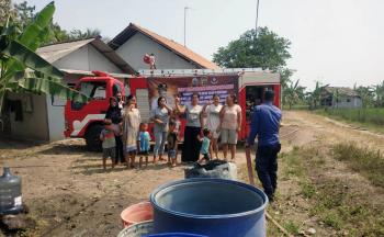 Pemkab Lampung Selatan Kembali Distribusikan Air Bersih Untuk Warga Kecamatan Kalianda 