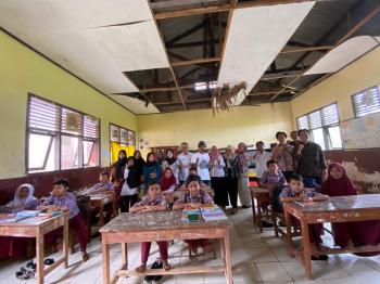 Mahasiswa KKN Lakukan Kegiatan Literasi Bersama Busa Pustaka di SDN Cugung Lamsel