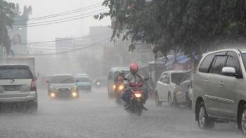 Prospek Cuaca 3 Hari Kedepan, Provinsi Lampung Berpotensi Hujan Lebat Disertai Angin